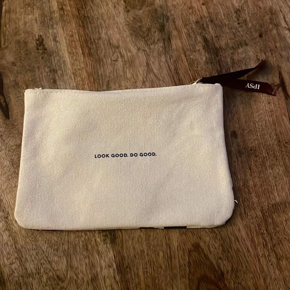 Ipsy - Makeup bag